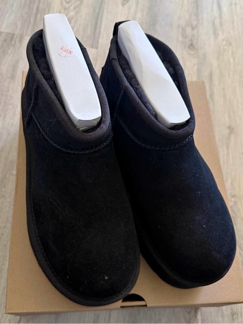 UGG CLASSIC ULTRA MINI PLATFORM WOMEN'S BLACK SUEDE BOOTS SIZE 9